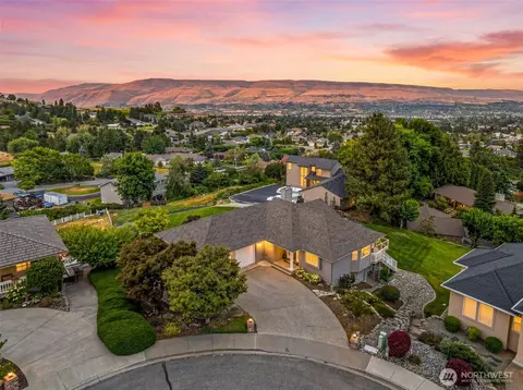 507 Day Rd, Wenatchee, WA 98801
