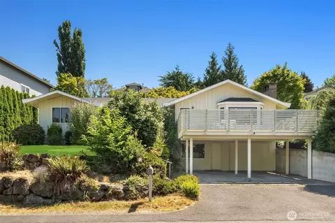 4744 44th Ave NE, Seattle, WA 98105
