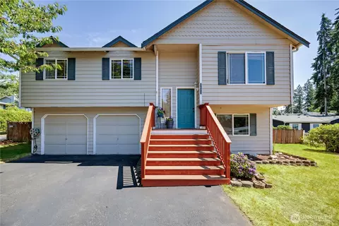 26202 Barrett Rd NE, Kingston, WA 98346