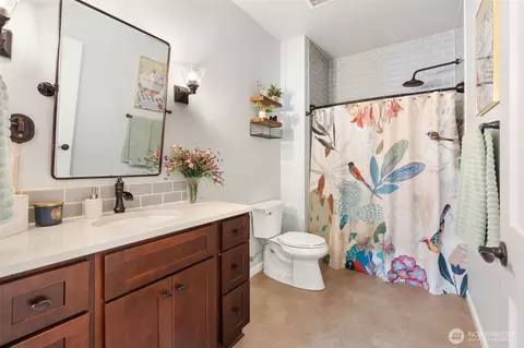 Bath - 179 Wallace, Chehalis, WA 98532 photo 3 of 3