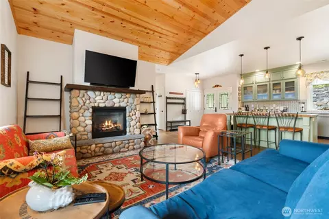Living - 179 Wallace, Chehalis, WA 98532 photo 2 of 4