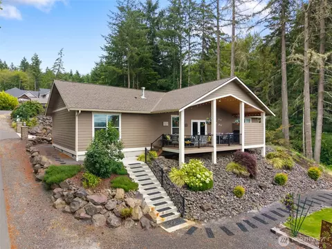 Exterior - 179 Wallace, Chehalis, WA 98532 photo 4 of 8