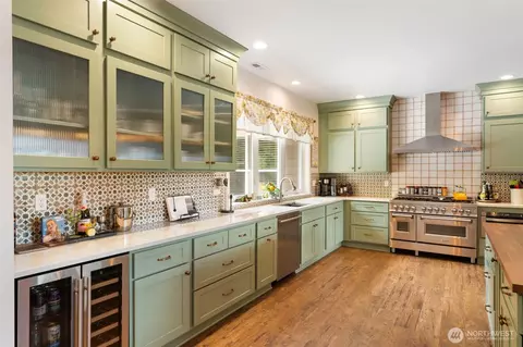 Kitchen - 179 Wallace, Chehalis, WA 98532 photo 5 of 6