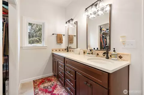 Bath - 179 Wallace, Chehalis, WA 98532 photo 2 of 3
