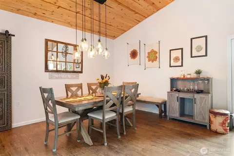 Dining - 179 Wallace, Chehalis, WA 98532 photo 2 of 2