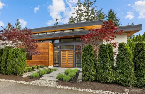 16323 NE 44th Ct, Redmond, WA 98052