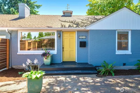 3741 SW 106th St, Seattle, WA 98146