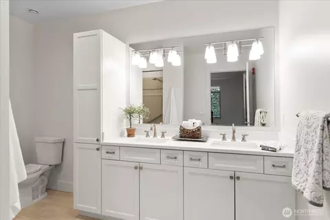 Bath - 45 Pine St #101, Edmonds, WA 98020 photo 2 of 3