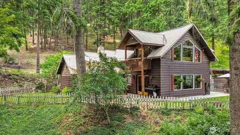 170 Deer Cove Ln, Naches, WA 98937