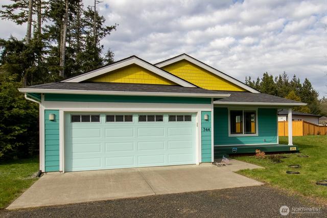 744 SEvergreen Ave, Ocean Shores, WA 98569