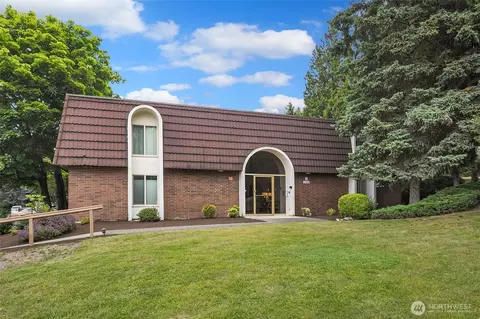 11208 NE 68th #114, Kirkland, WA 98033