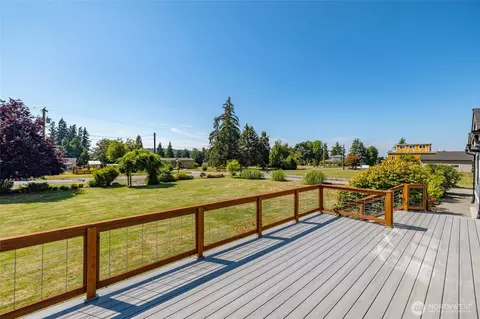 Exterior - 4919 G Loop Rd, Bow, WA 98232 photo 3 of 8