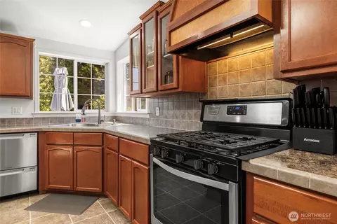 Kitchen - 4919 G Loop Rd, Bow, WA 98232 photo 1 of 5