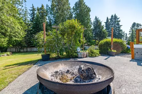 Exterior - 4919 G Loop Rd, Bow, WA 98232 photo 2 of 8