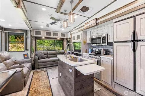 Kitchen - 4919 G Loop Rd, Bow, WA 98232 photo 5 of 5