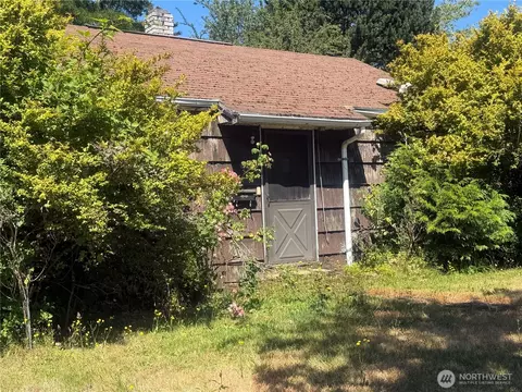 9209 13th Ave SW, Seattle, WA 98106