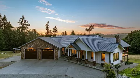 3807 Taylor Rd, Oak Harbor, WA 98277