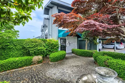 7924 212th St SW #107, Edmonds, WA 98026