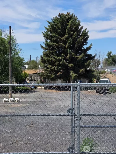 4184 Stratford Rd NE, Moses Lake, WA 98837