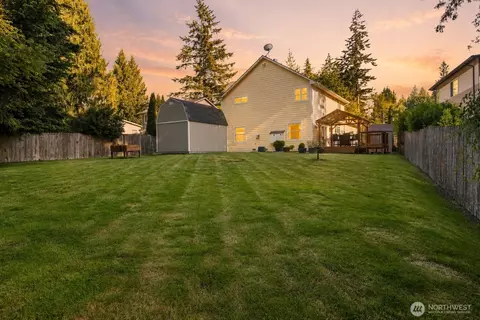 10005 228th Pl SE, Woodinville, WA 98077