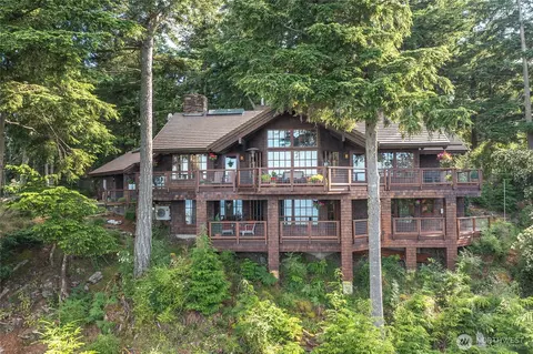 186 Sunrise Bluff Ln, Olga, WA 98279