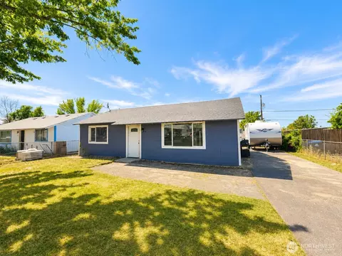 728 S Grand Dr, Moses Lake, WA 98837