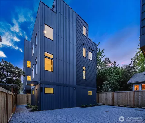 4527 Corliss Ave N, Seattle, WA 98103