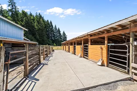 Exterior - 134 Macomber Rd, Chehalis, WA 98532 photo 5 of 16