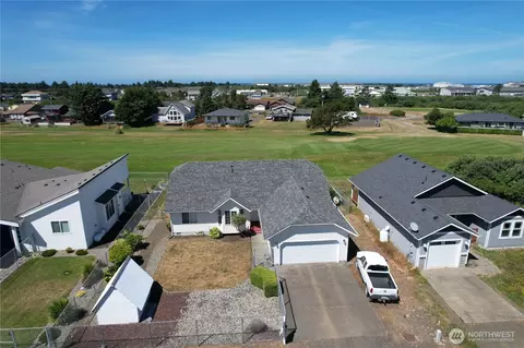 567 Puffin Ave NE, Ocean Shores, WA 98569