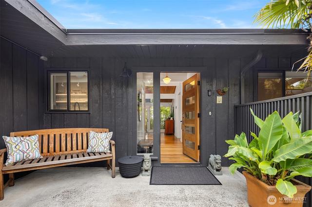 3727 77th Pl SE, Mercer Island, WA 98040