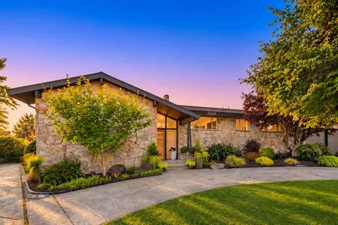 11469 Marine View Dr SW, Seattle, WA 98146