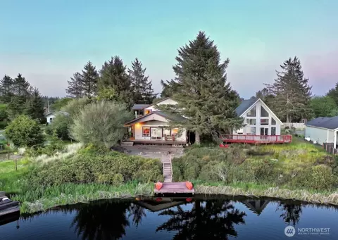 137 N Razor Clam Dr SW, Ocean Shores, WA 98569