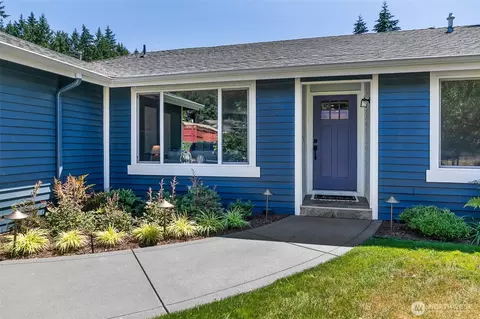 715 NE Redbud Ln, Bremerton, WA 98311