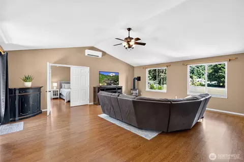 Living - 191 E Vine Maple Ln, Union, WA 98592 photo 4 of 4