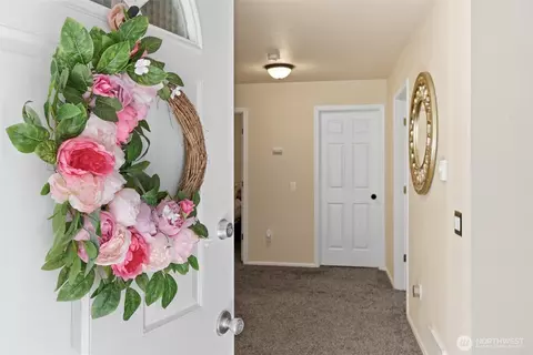 Entry Way - 191 E Vine Maple Ln, Union, WA 98592 photo 1 of 2