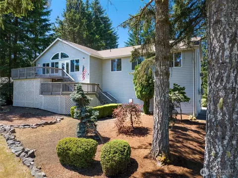Exterior - 191 E Vine Maple Ln, Union, WA 98592 photo 3 of 7