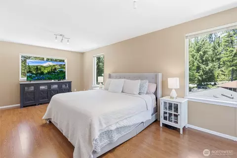 Bedroom - 191 E Vine Maple Ln, Union, WA 98592 photo 6 of 6
