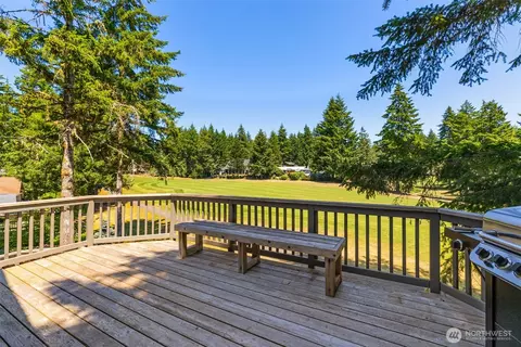 Exterior - 191 E Vine Maple Ln, Union, WA 98592 photo 5 of 7