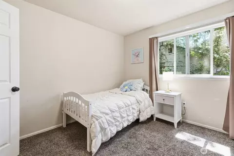 Bedroom - 191 E Vine Maple Ln, Union, WA 98592 photo 1 of 6