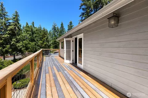 Exterior - 191 E Vine Maple Ln, Union, WA 98592 photo 6 of 7
