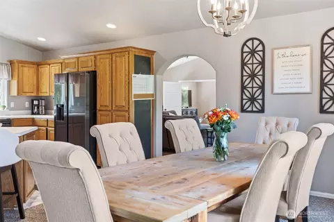 Dining - 191 E Vine Maple Ln, Union, WA 98592 photo 4 of 4