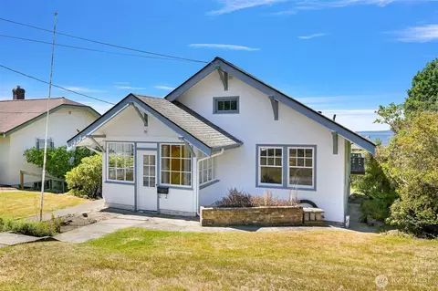 1016 12th St, Bellingham, WA 98225