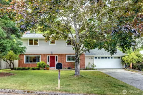 7616 SE 37th Pl, Mercer Island, WA 98040