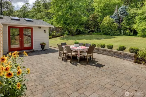 7616 SE 37th Pl, Mercer Island, WA 98040