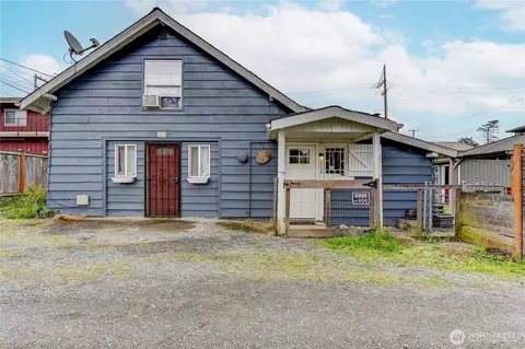 112 Cascade Ave, Granite Falls, WA 98252