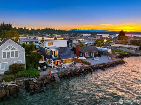 15670 NE Point Monroe Dr, Bainbridge Island, WA 98110