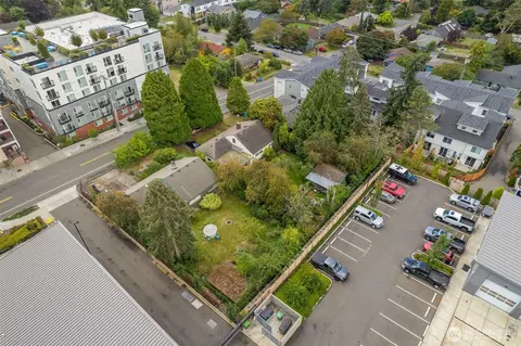 1216 NE 1228 Ne 180th St, Shoreline, WA 98155
