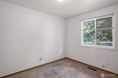 Bedroom - 9220 NE 191st St, Bothell, WA 98011 photo 3 of 6