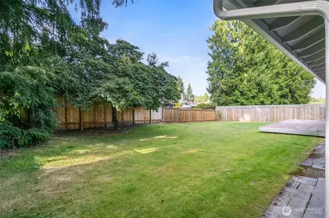 Exterior - 9220 NE 191st St, Bothell, WA 98011 photo 5 of 7