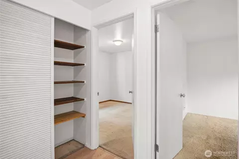 Entry Way - 9220 NE 191st St, Bothell, WA 98011 photo 2 of 3